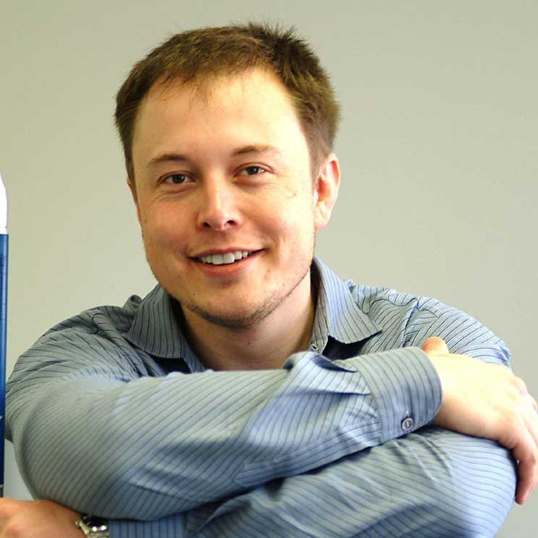 Nuevo frente abierto para Elon Musk: su primera novia subasta fotos del romance nunca antes vistas
