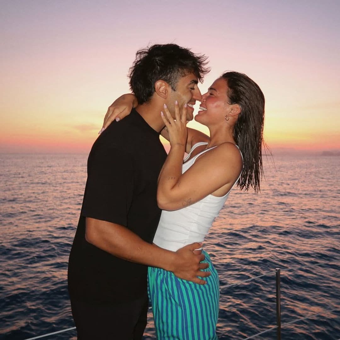 Laura Escanes y Joan Verdú, enamorados en Ibiza: así ha sido su primera escapada juntos