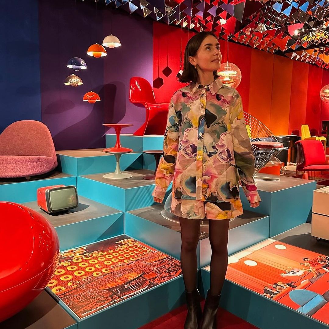 Lily Collins estrena en Copenhague el look estampado (que llevaría 'Emily in París')