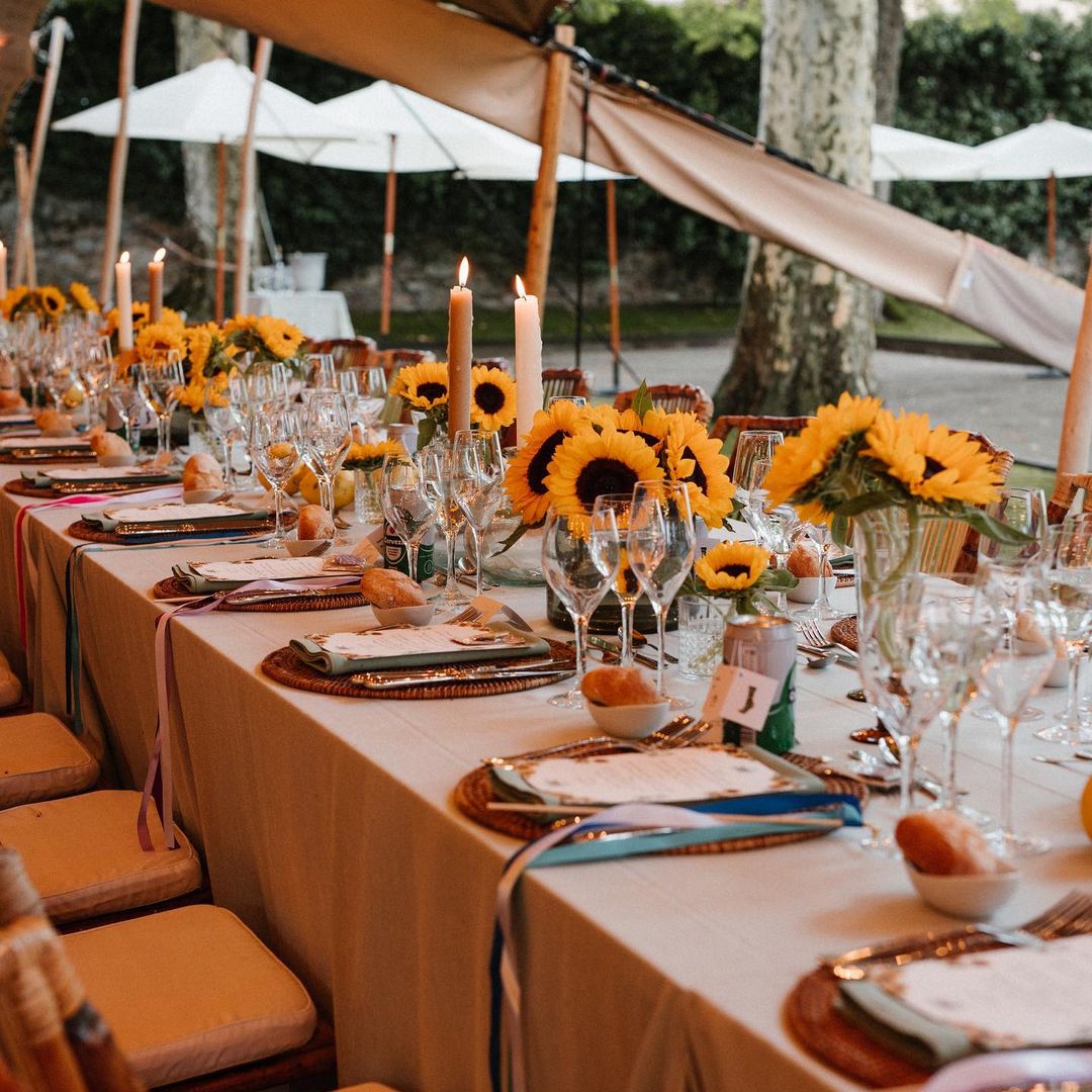 Los girasoles son para el verano: la tendencia floral que ilumina ramos y decoraciones de bodas