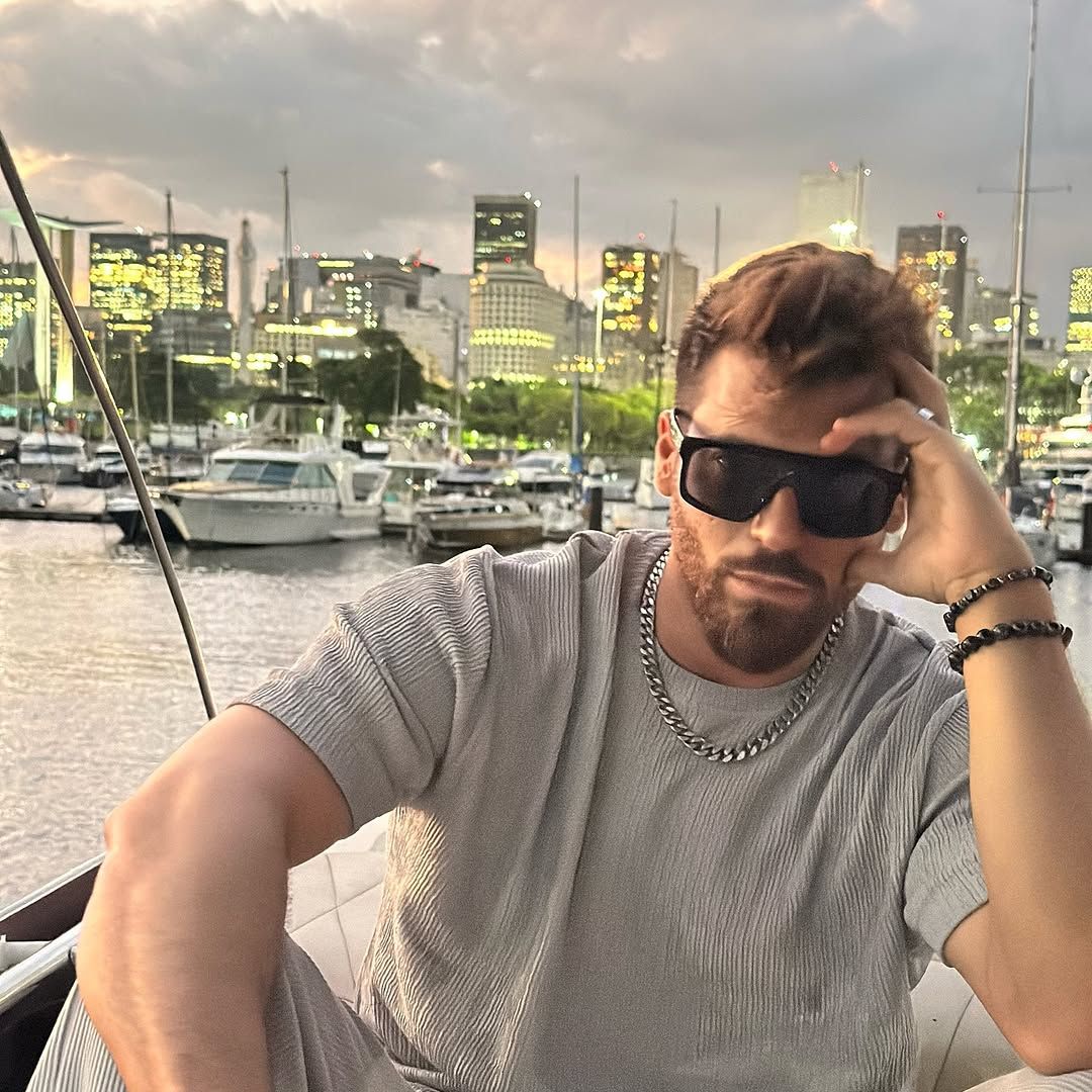 Can Yaman aterriza en Brasil por todo lo alto con 'El Turco' y enloquece a sus fans