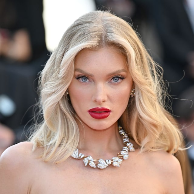Elsa Hosk collar