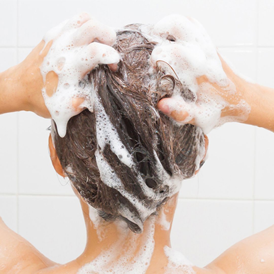 Descubre si te estás lavando bien el pelo
