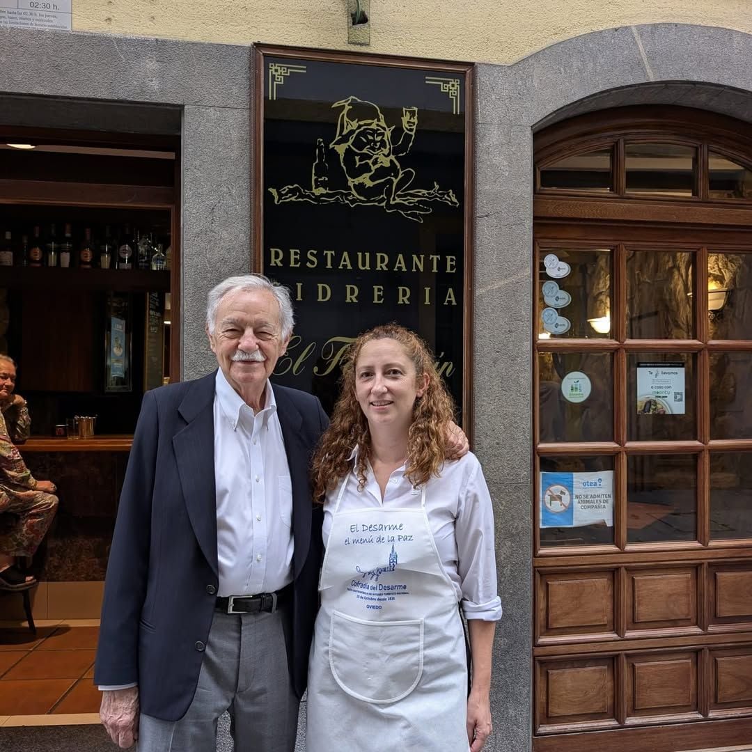 El menú asturiano que disfrutó Eduardo Mendoza en Oviedo: en pleno centro y lleno de platos de cuchara