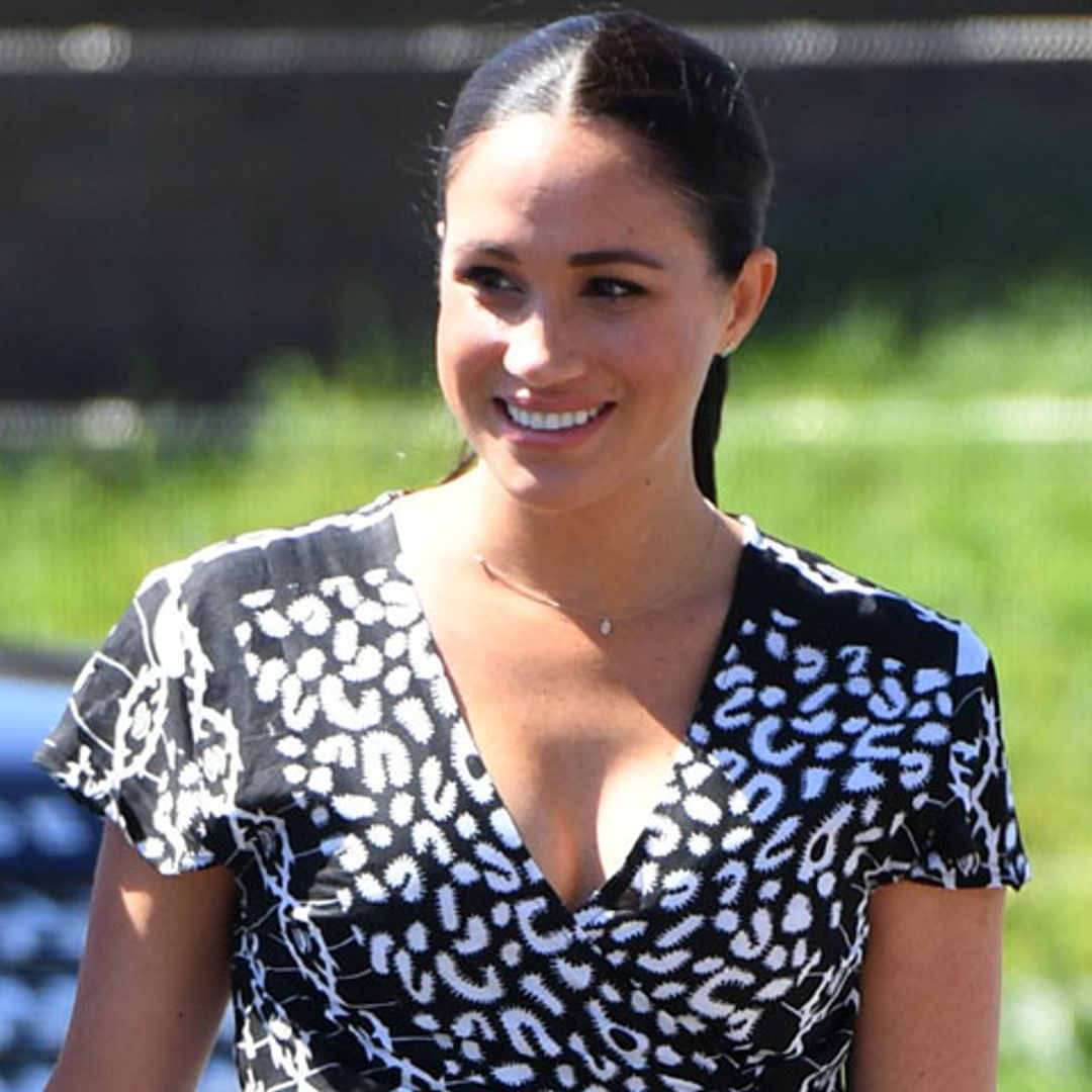 Meghan confirma al calzado español como su gran básico en viajes internacionales