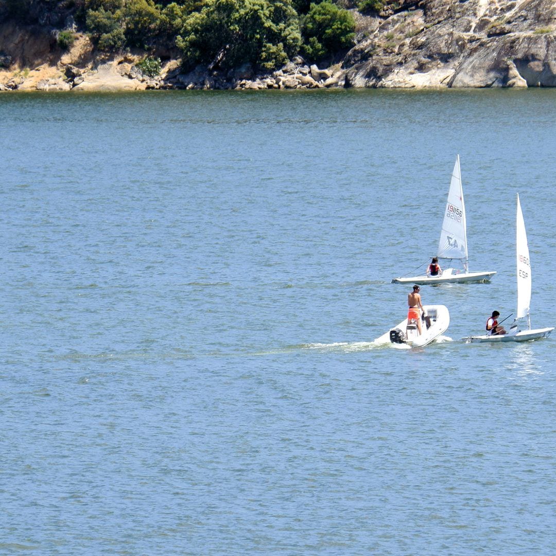 deportes en el pantano de San Juan en Madrid, un oasis para aliviar el calor en verano