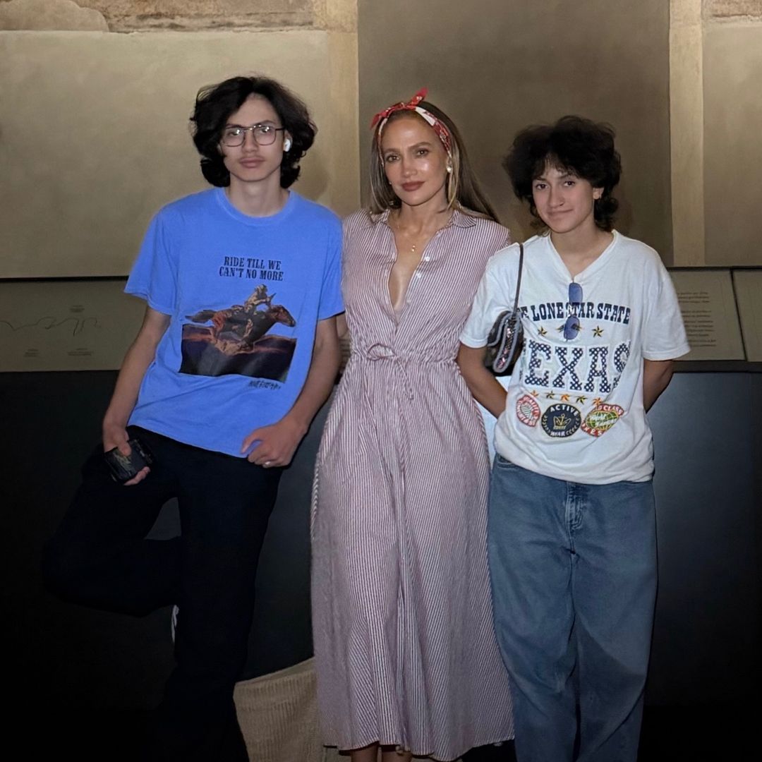 Jennifer Lopez abre el álbum de su viaje de despedida por Italia con sus hijos
