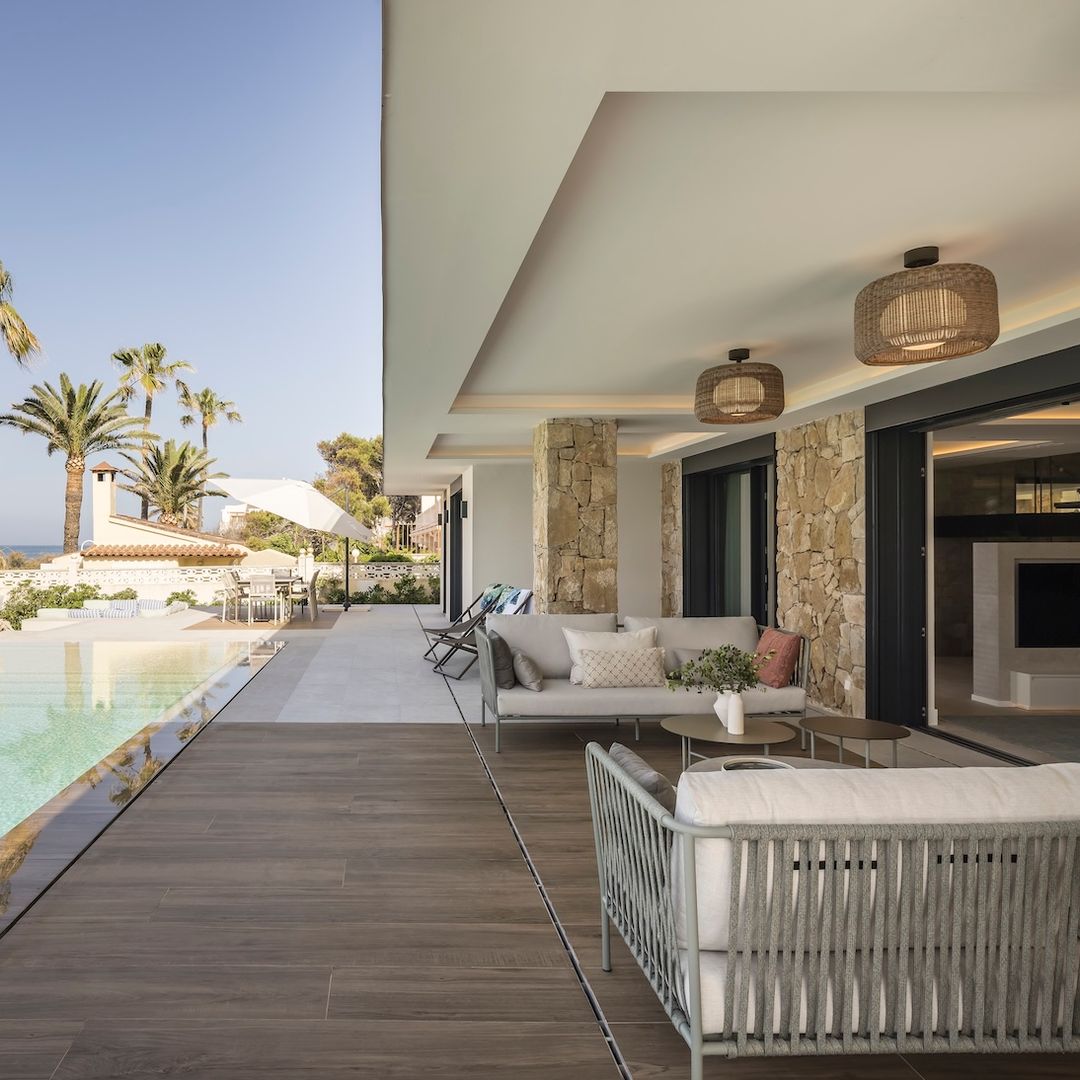 Del porcelánico al hormigón: las mejores opciones de suelos de exterior para transformar tu terraza sin preocuparte por su mantenimiento