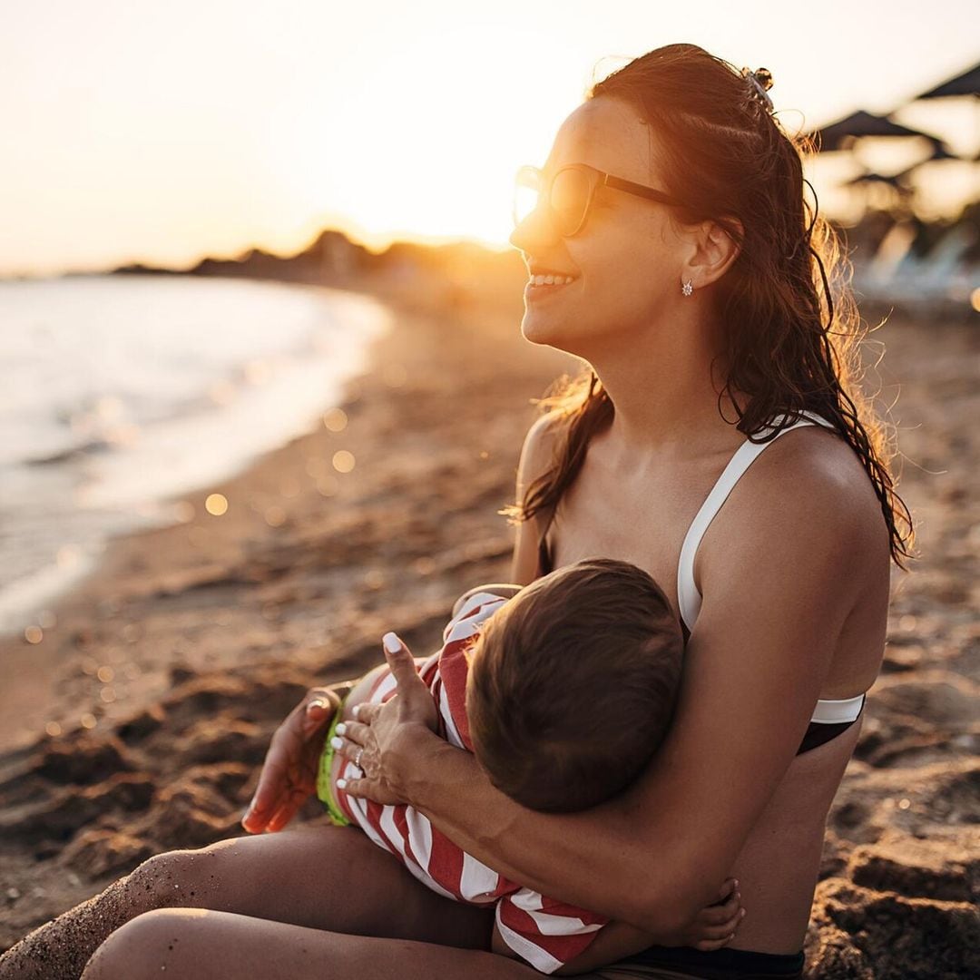 Dar el pecho en plena ola de calor: consejos para sobrellevarlo mejor