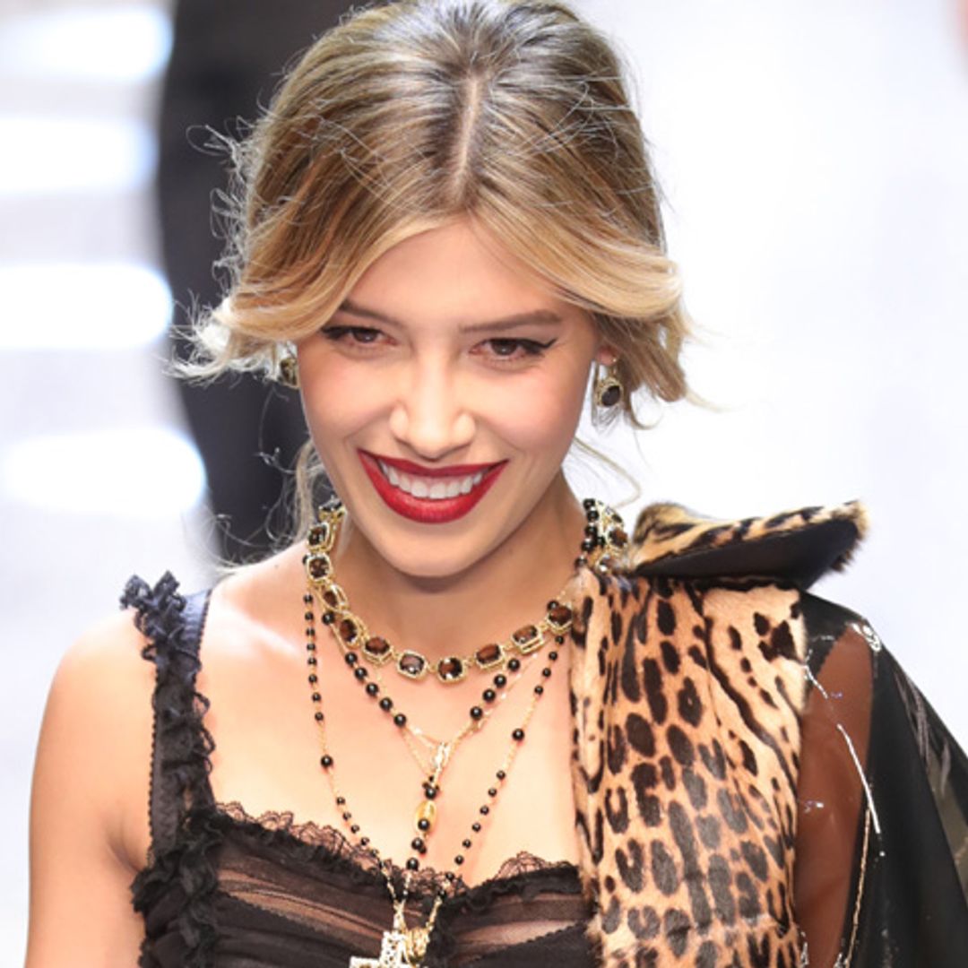 Nuevo 'fichaje' en Dolce & Gabbana: Michelle Salas, 'youtuber' de HOLA!4u, debuta sobre la pasarela