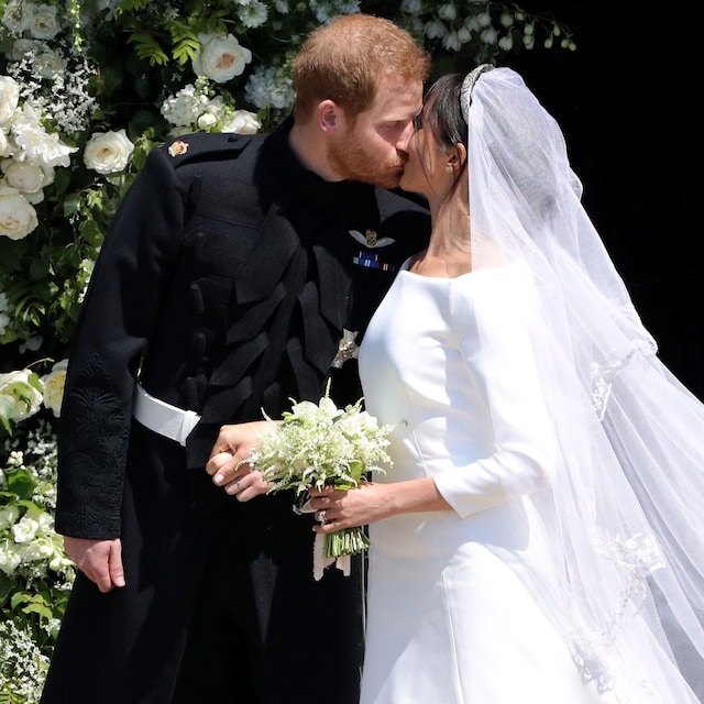 Beso del príncipe Harry y Meghan Markle el día de su boda