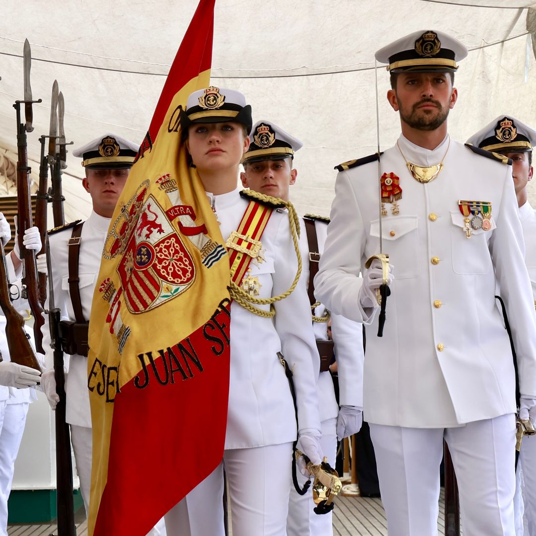 EXCLUSIVA. Así hemos vivido la última jura de bandera de la princesa Leonor en el Juan Sebastián Elcano: misa, aperitivos e invitados