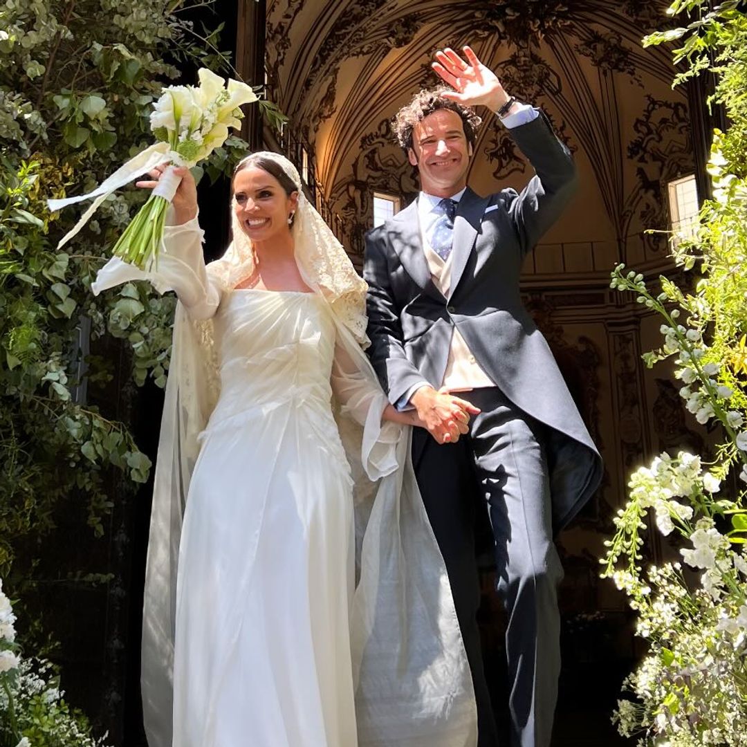 La espectacular boda de Ana Cuesta, presentadora de La Sexta: todas las imágenes de su romántica ceremonia