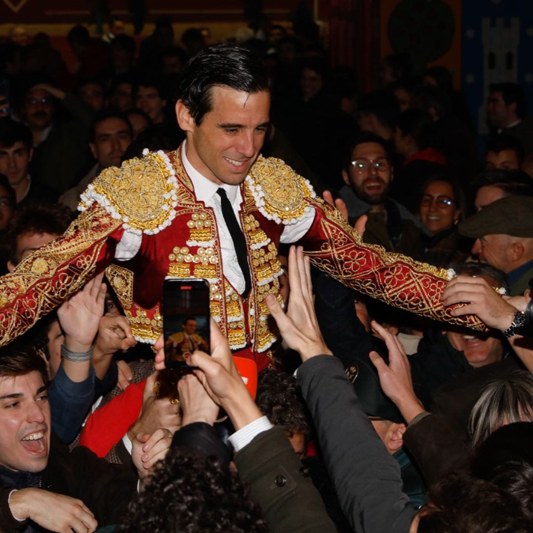 Dos meses después de cancelar su boda, Juan Ortega se da un baño de masas en su triunfal regreso a los ruedos españoles