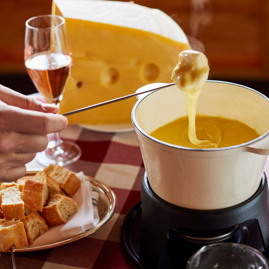 Dónde comer las mejores fondues y raclettes en Madrid y Barcelona como si estuvieras en los Alpes