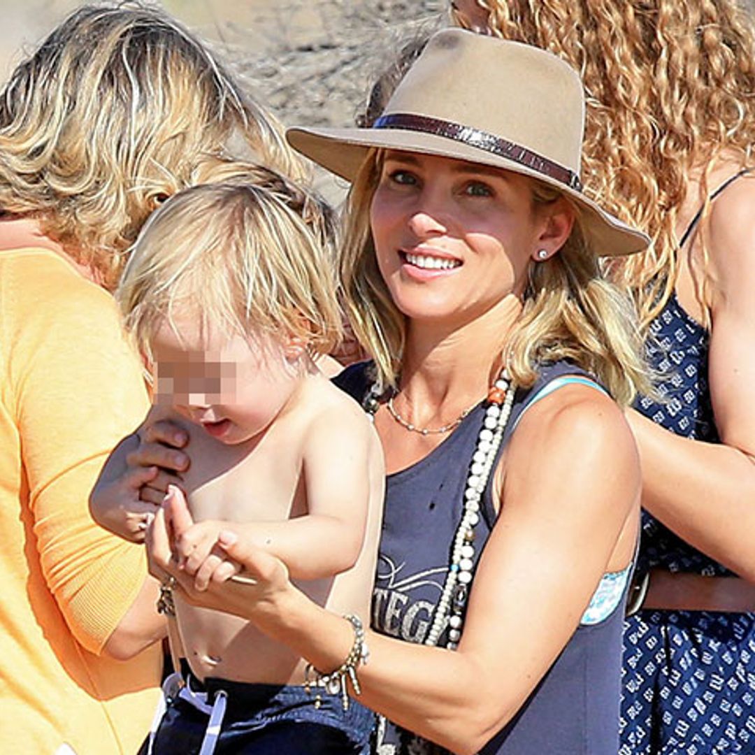 El chapuzón de Elsa Pataky con su hijo en la playa de San Sebastián
