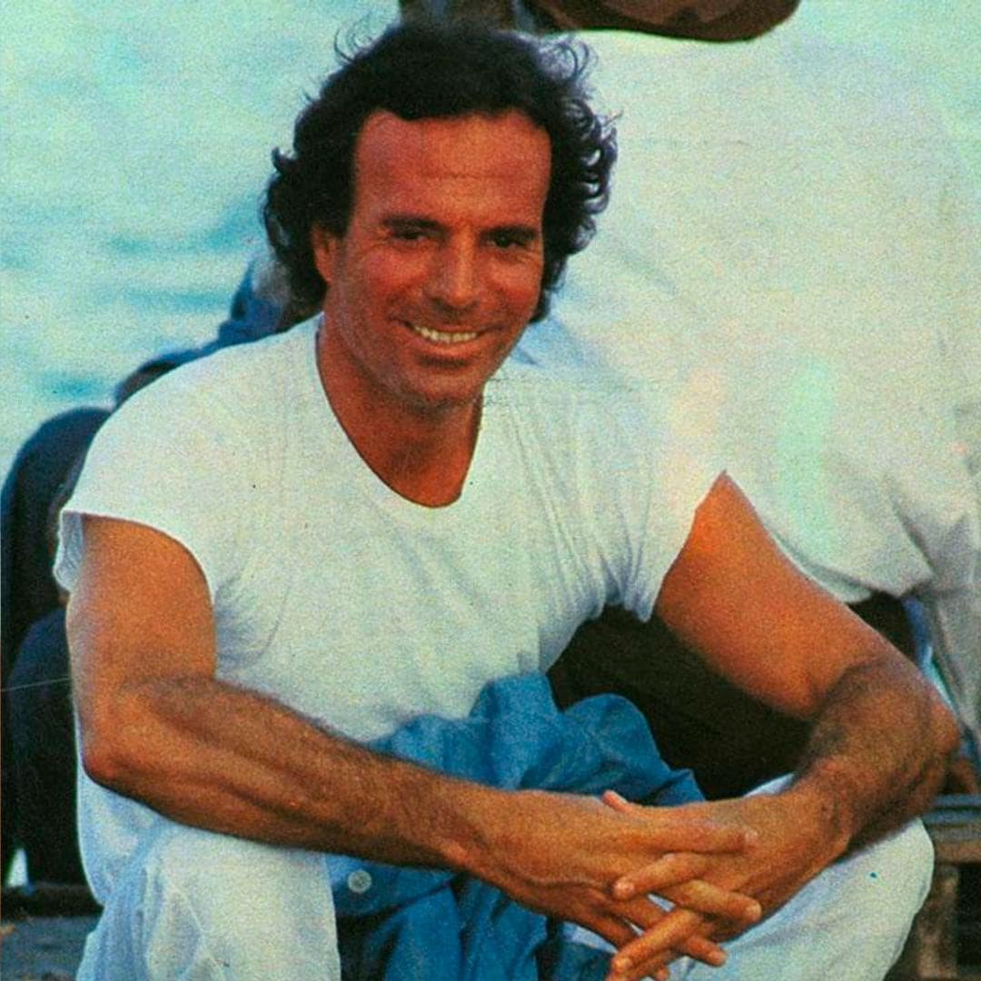 ‘Tuve que elegir: o el psiquiatra o las Bahamas’: recordamos las grandes exclusivas de Julio Iglesias en ¡HOLA!