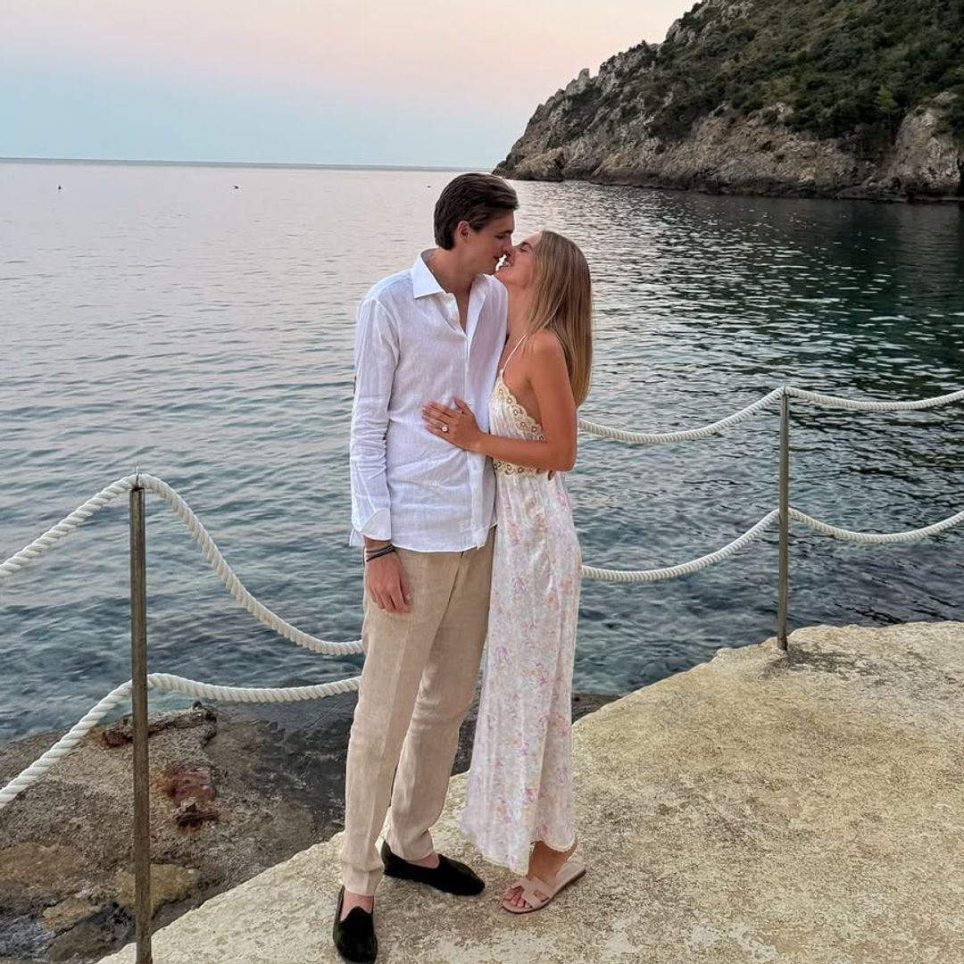 Talita Von Furstenberg y Rocco Brignone de Brabant se comprometen: el look lencero de su pedida frente al mar
