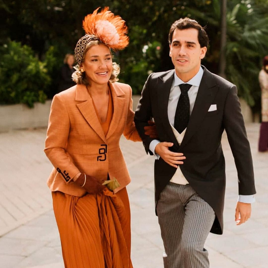 Madrinas con guantes, el accesorio más sofisticado de las bodas de invierno