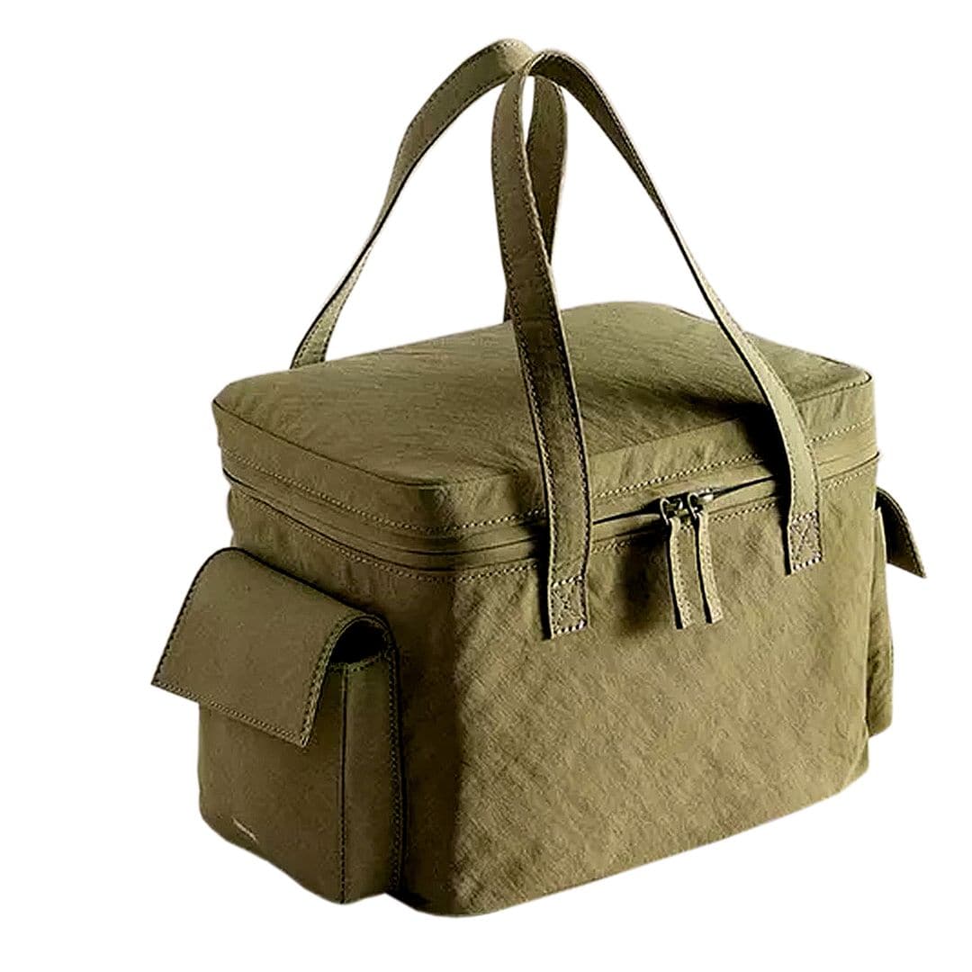 Nevera portátil con bolsillos (26 €), de Zara