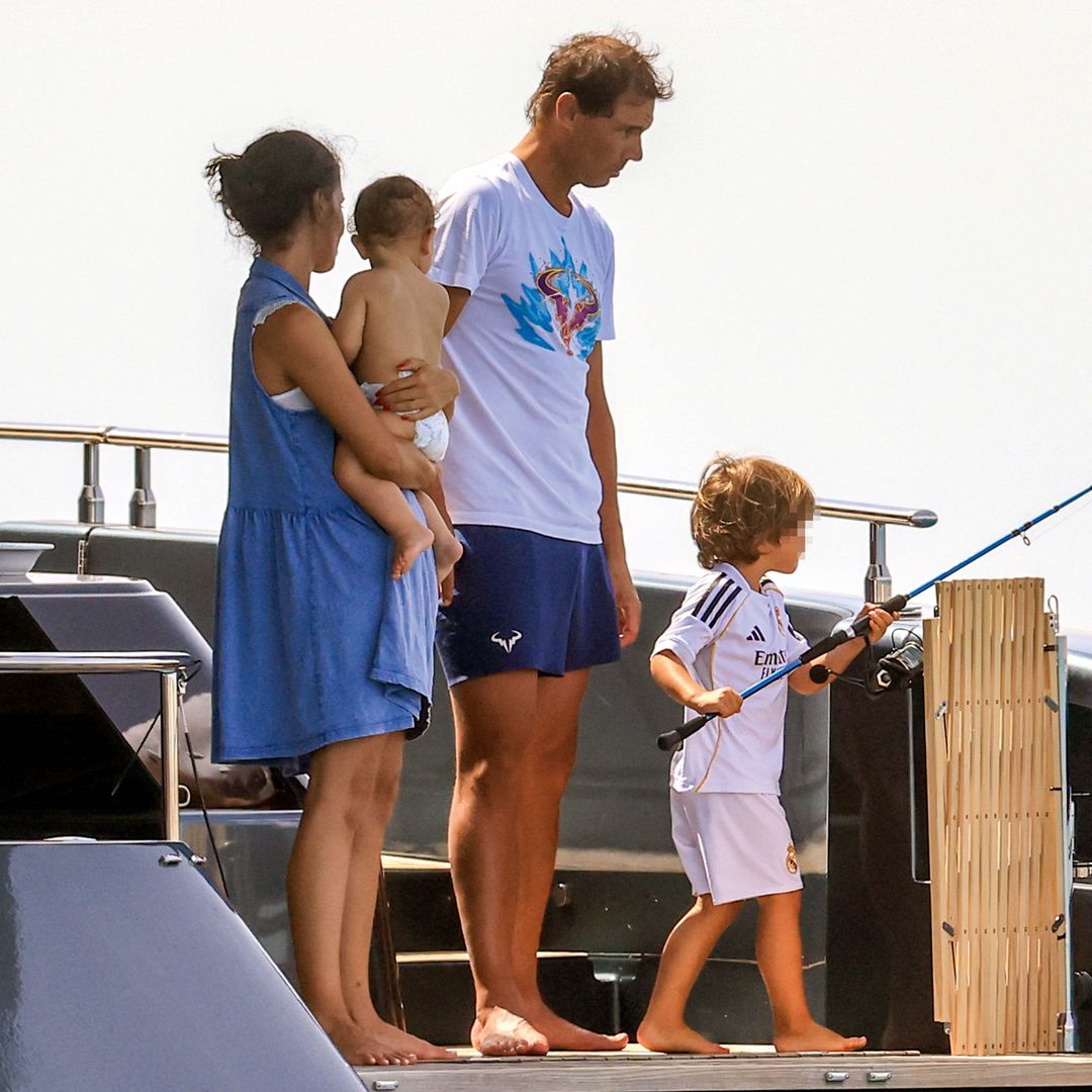Rafa Nadal y Mery Perelló aprovechan el verano en Ibiza junto a sus hijos a bordo de su yate