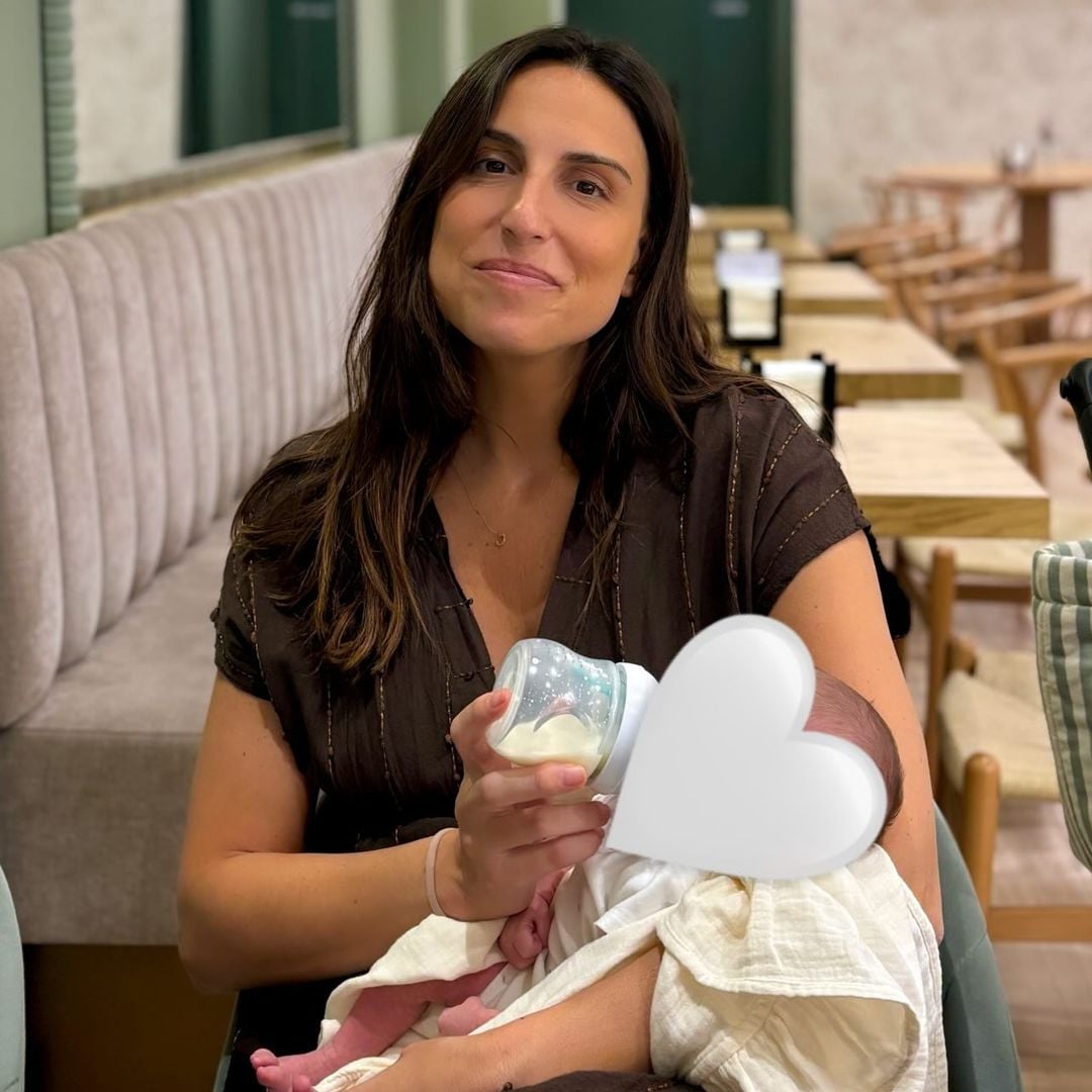 La primera fotografía de Claudia Collado con su hijo, miniMatías Prats, tras convertirse en madre