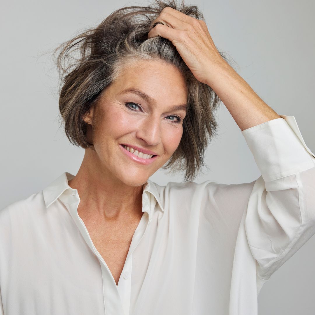 Cómo frenar la caída y mejorar la densidad del pelo si tienes más de 50 años con solo 3 productos