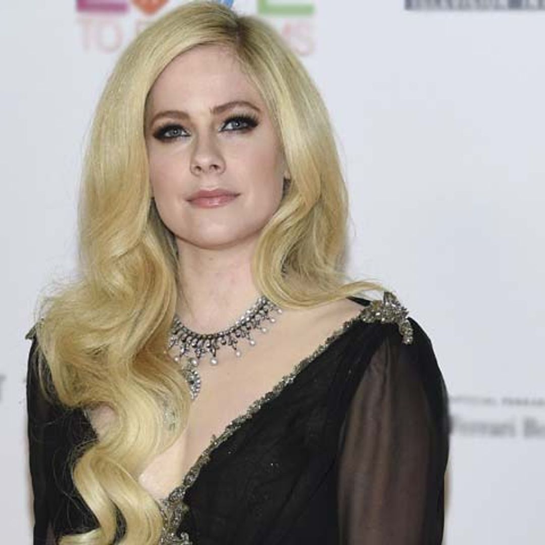 Avril Lavigne se enamora de un billonario egipcio y deja atrás su lado más rebelde