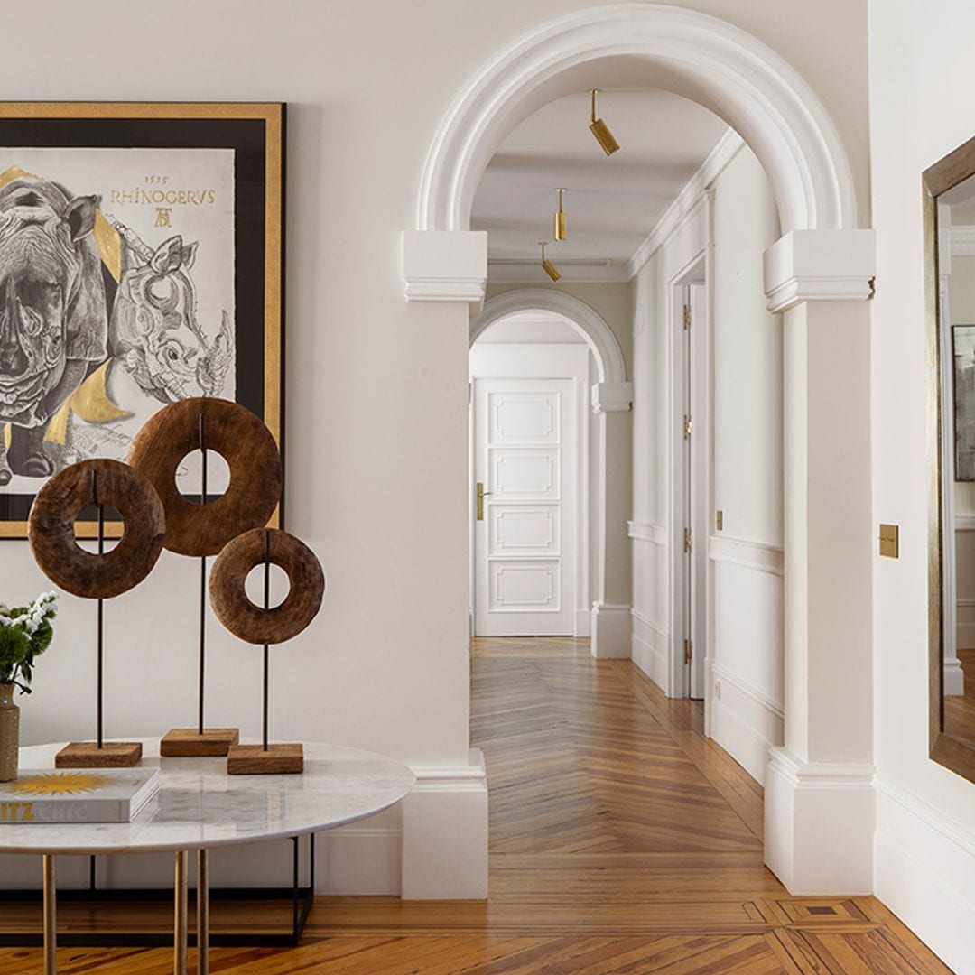 Decisiones de buen gusto para decorar un pasillo largo y estrecho