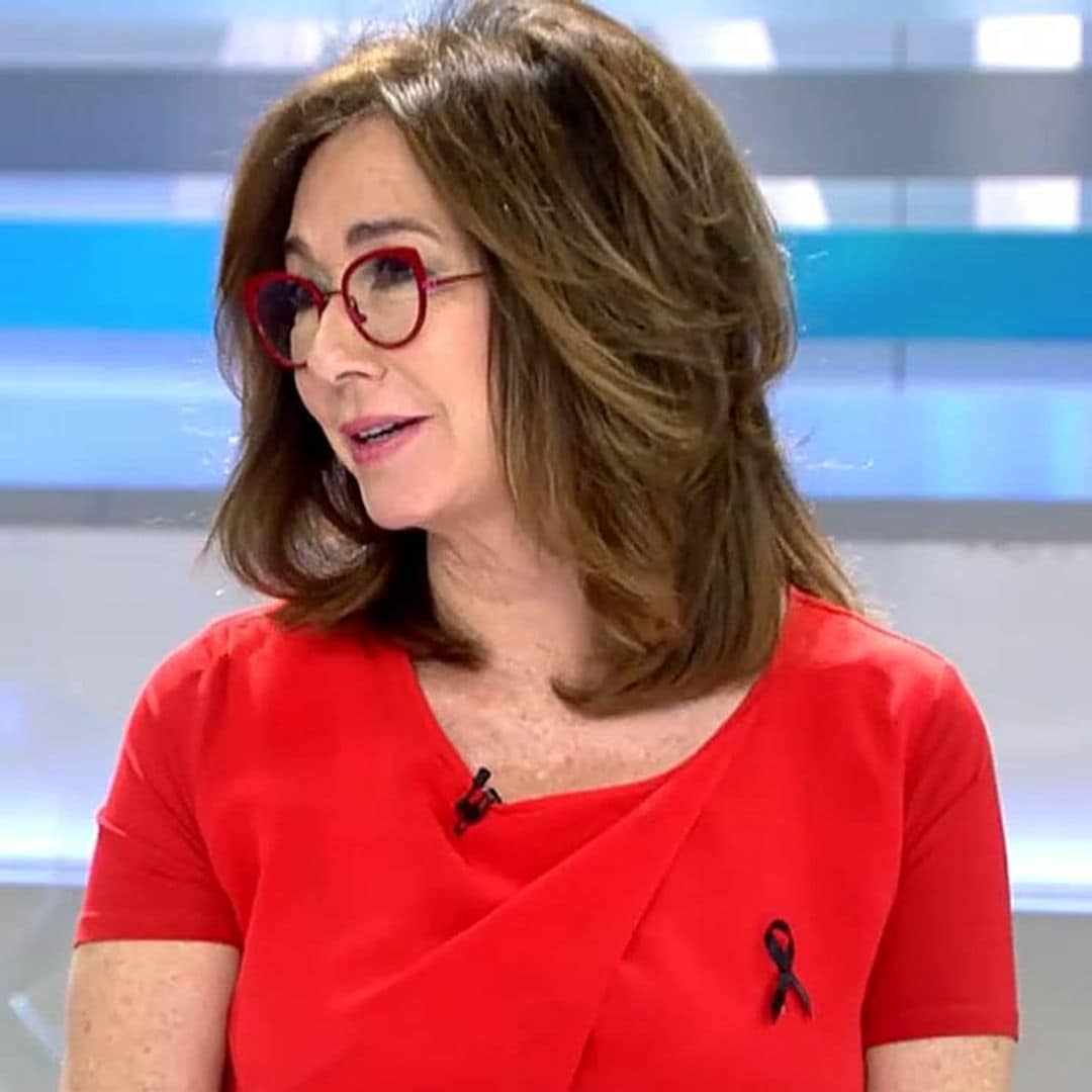 El comentado estilo multicolor de Ana Rosa con gafas siempre a juego