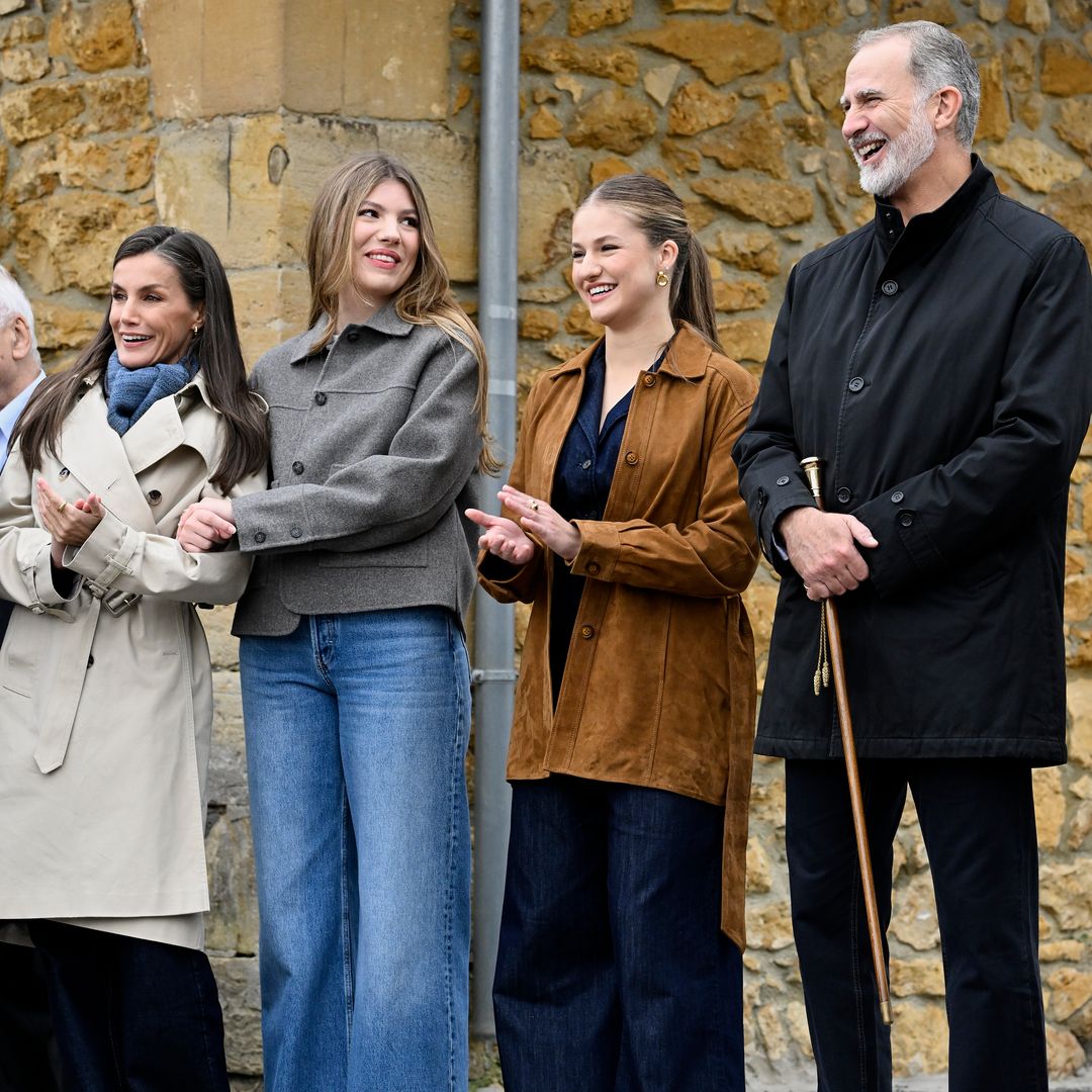 Así fue la divertida propuesta de matrimonio a la Princesa en plena visita al Pueblo Ejemplar
