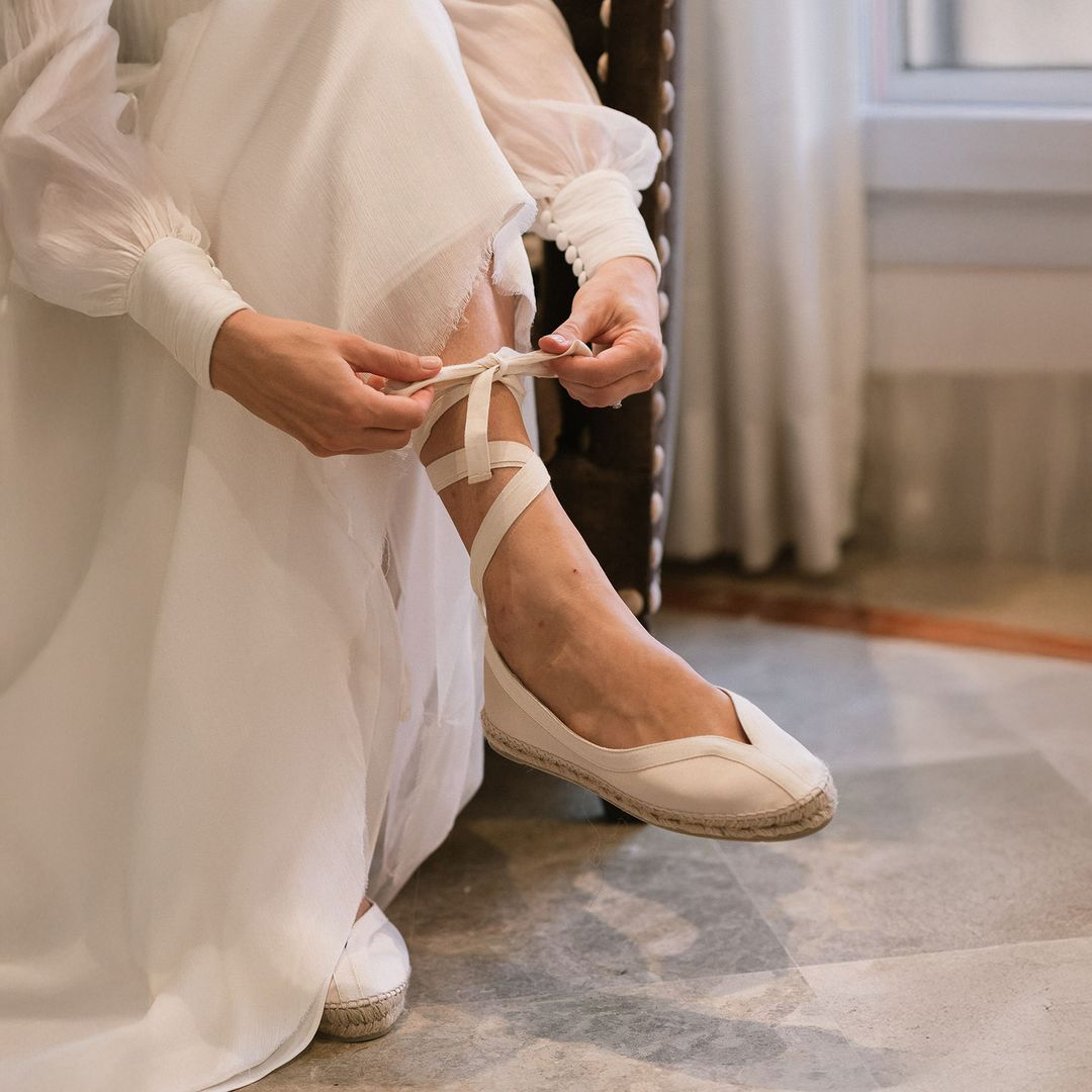 11 alpargatas españolas cómodas y de tendencia para novias de primavera