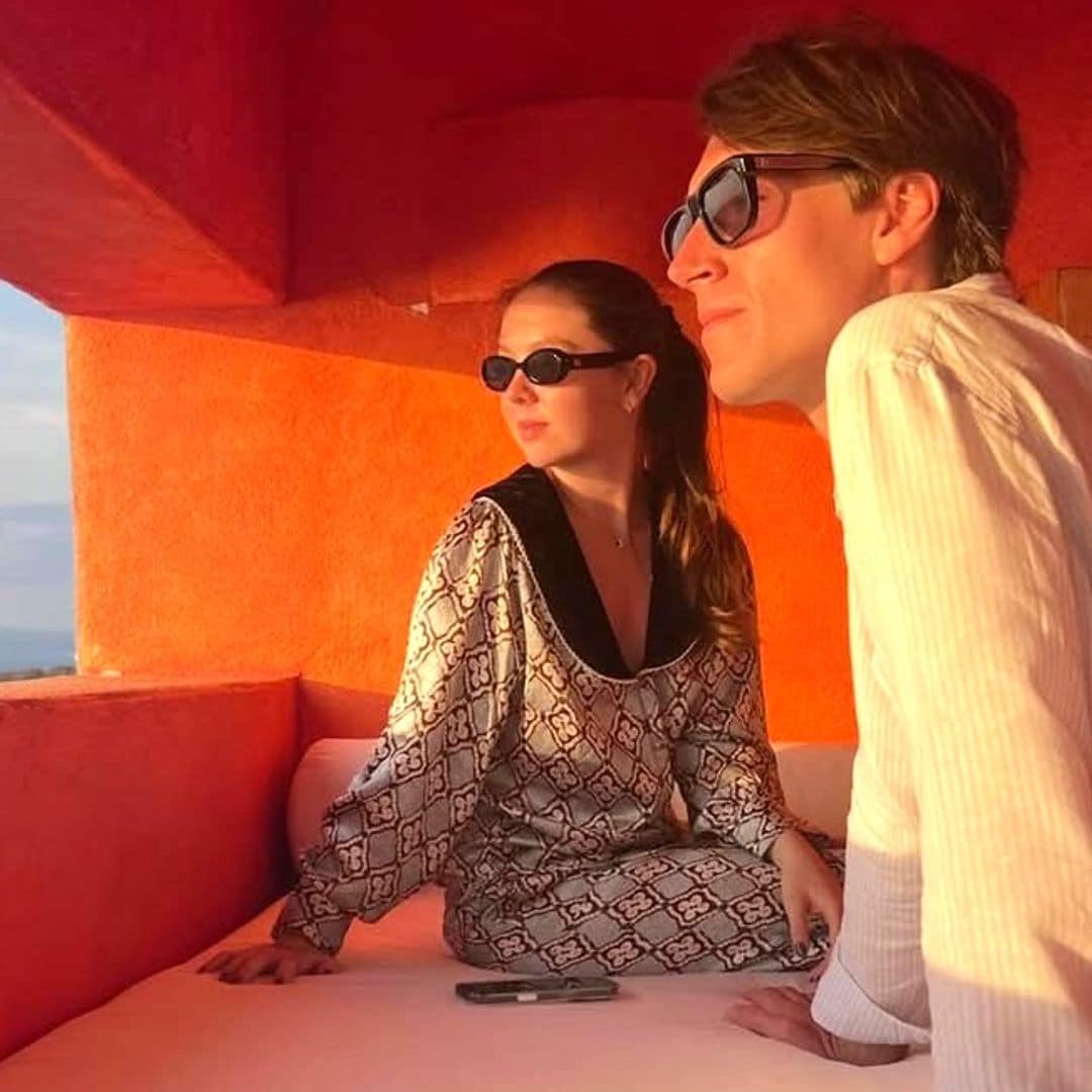 Alejandra de Hannover escapa al calor de México para empezar 2026 con su novio y cuatro looks bohemios irresistibles