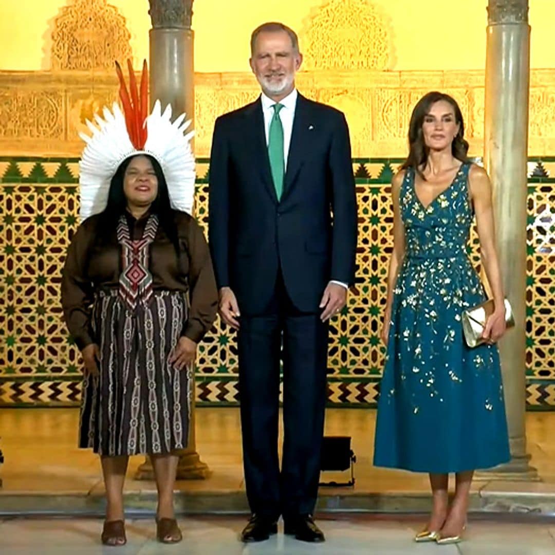 La reina Letizia, deslumbrante en Sevilla con el vestido-joya que dio la vuelta al mundo en 2019