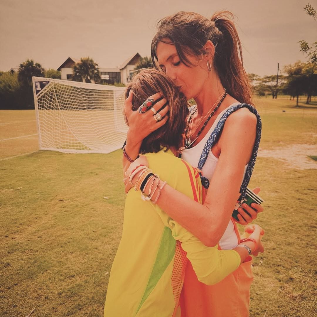 Sara Carbonero con su hijo Martín