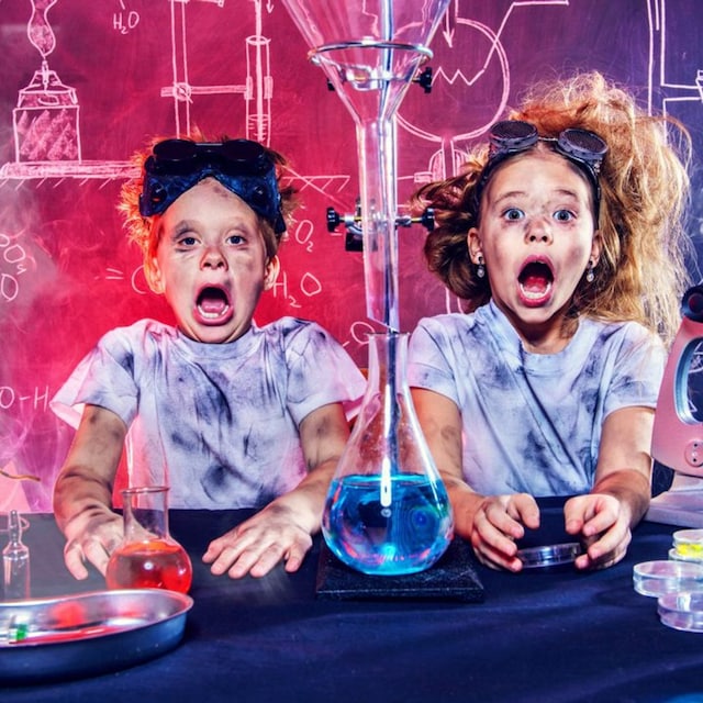 ni os haciendo experimentos en casa 