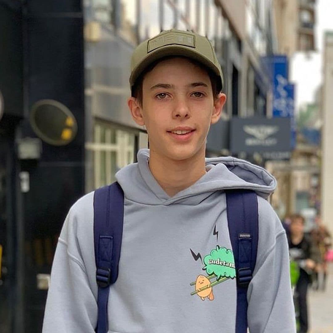 El gran cambio de Henrik de Dinamarca al cumplir 15 años, ¡cada vez se parece más a su padre!