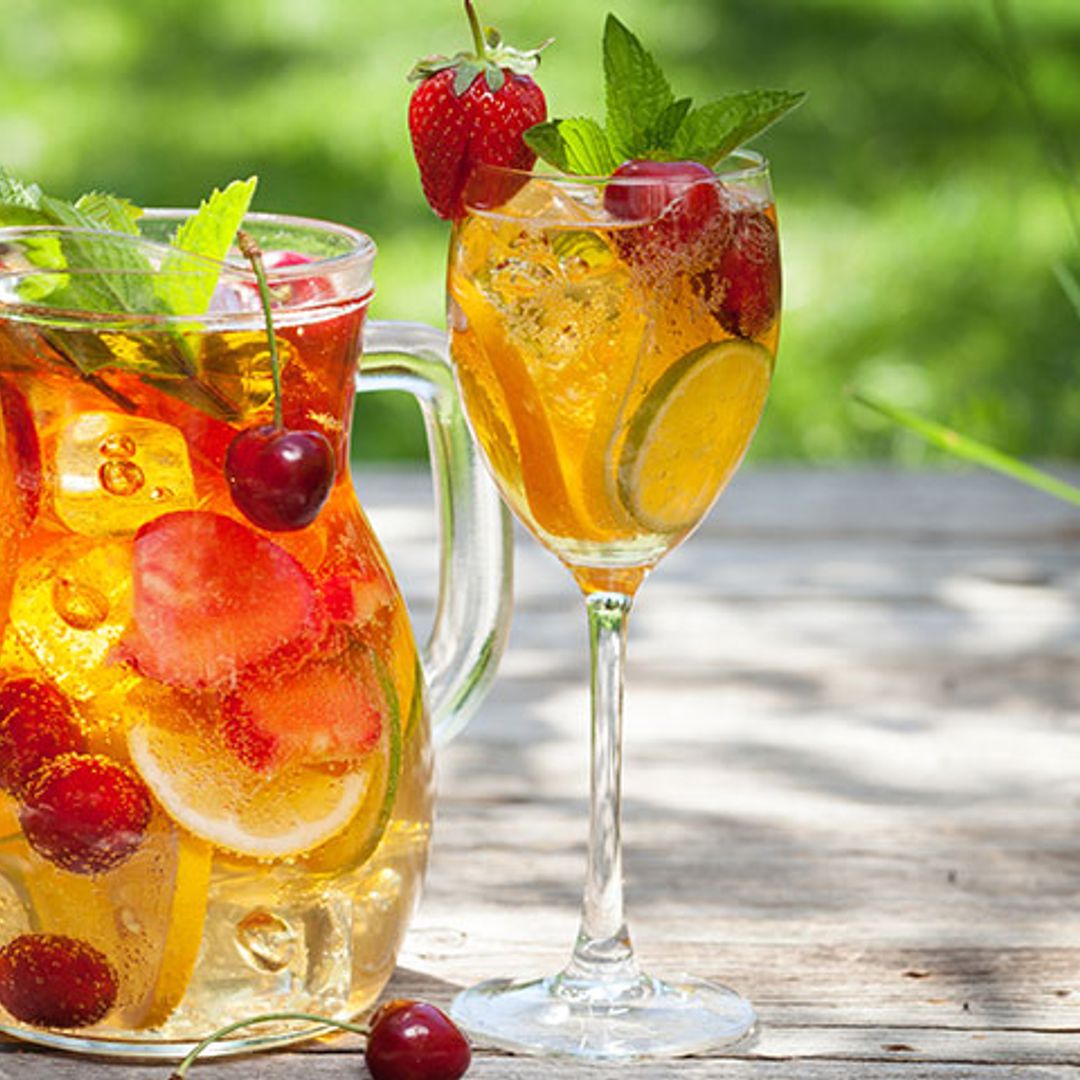 Sangría 'sin' con cereza, fresa y otras frutas