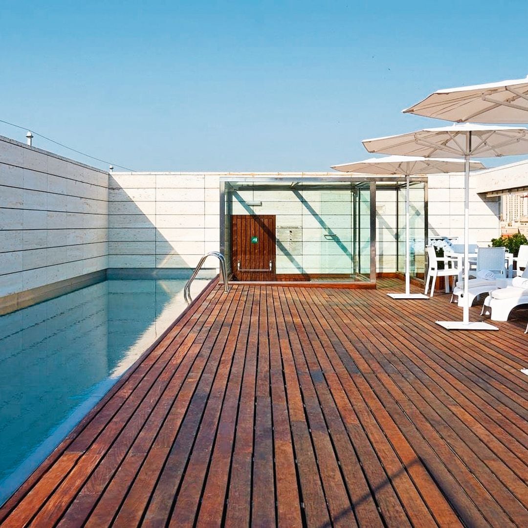 4 piscinas en Barcelona para refrescarte en verano: panorámicas de escándalo y ambiente exquisito