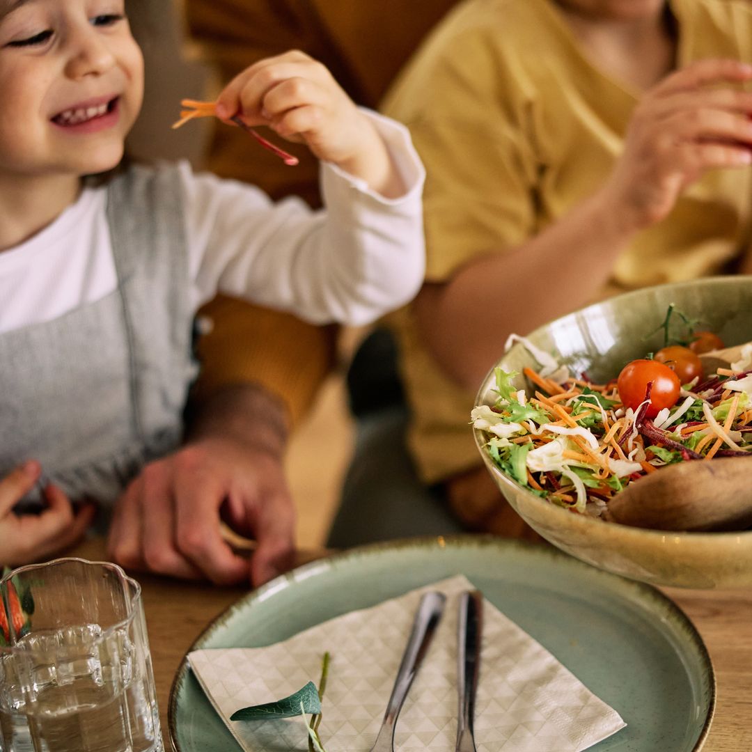 5 ensaladas frías que tus hijos sí que van a querer comer esta primavera-verano