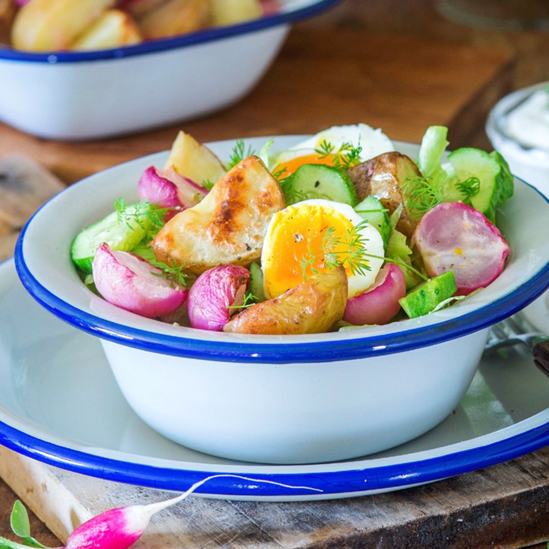 Patatas asadas: ingrediente ‘estrella’ de estas ensaladas… ¡que querrás probar!