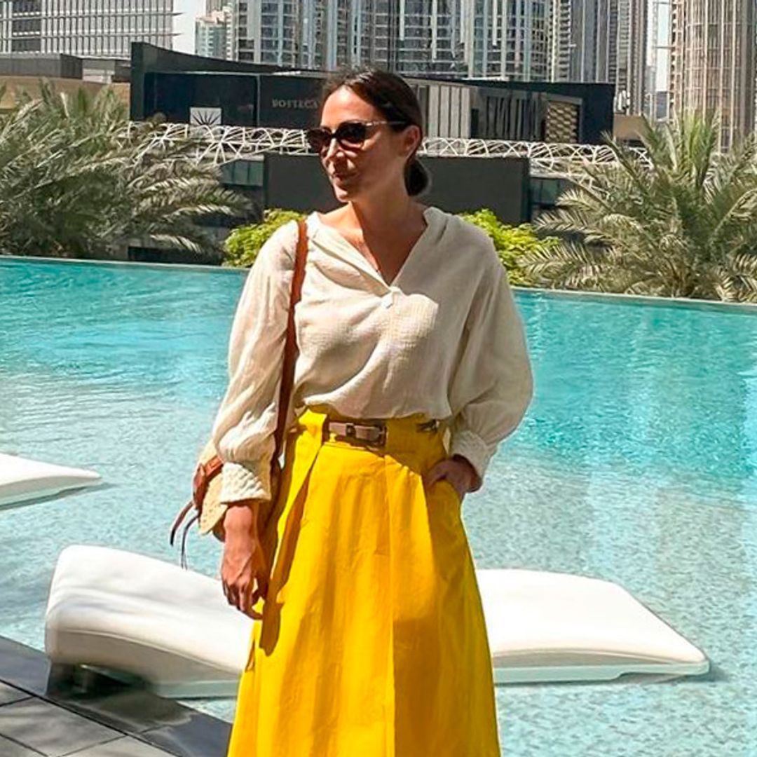El look de Tamara Falcó en su escapada a Dubái con el color tendencia de la temporada