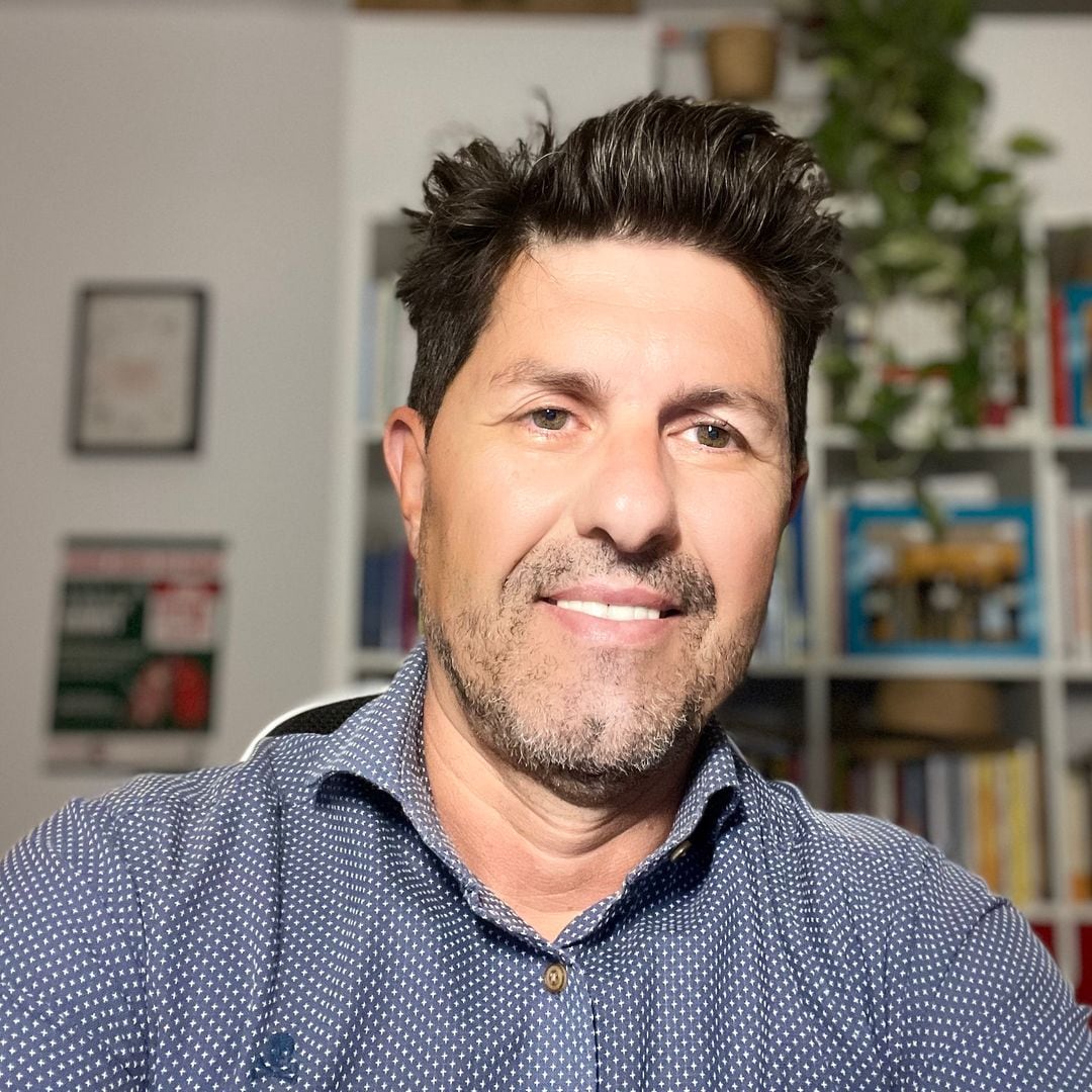 Alfonso Méndez, psicólogo: “Un niño que juega mucho a videojuegos puede que luego no encuentre motivación en leer un cuento porque le resulta lento”
