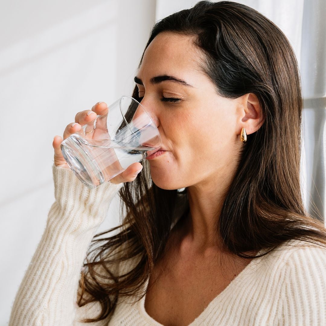 Estefanía Mata, nutricionista: "La buena hidratación no consiste solo en alcanzar la famosa cifra de 1,5 o 2 litros al día, sino en cómo, cuándo y a qué temperatura"
