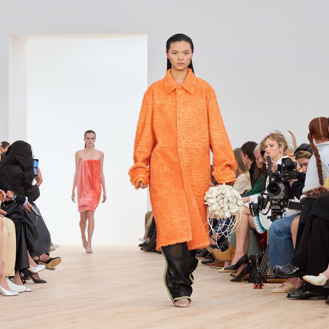 Loewe Primavera/Verano 2026, el primer desfile de Jack McCollough y Lázaro Hernández como diseñadores creativos