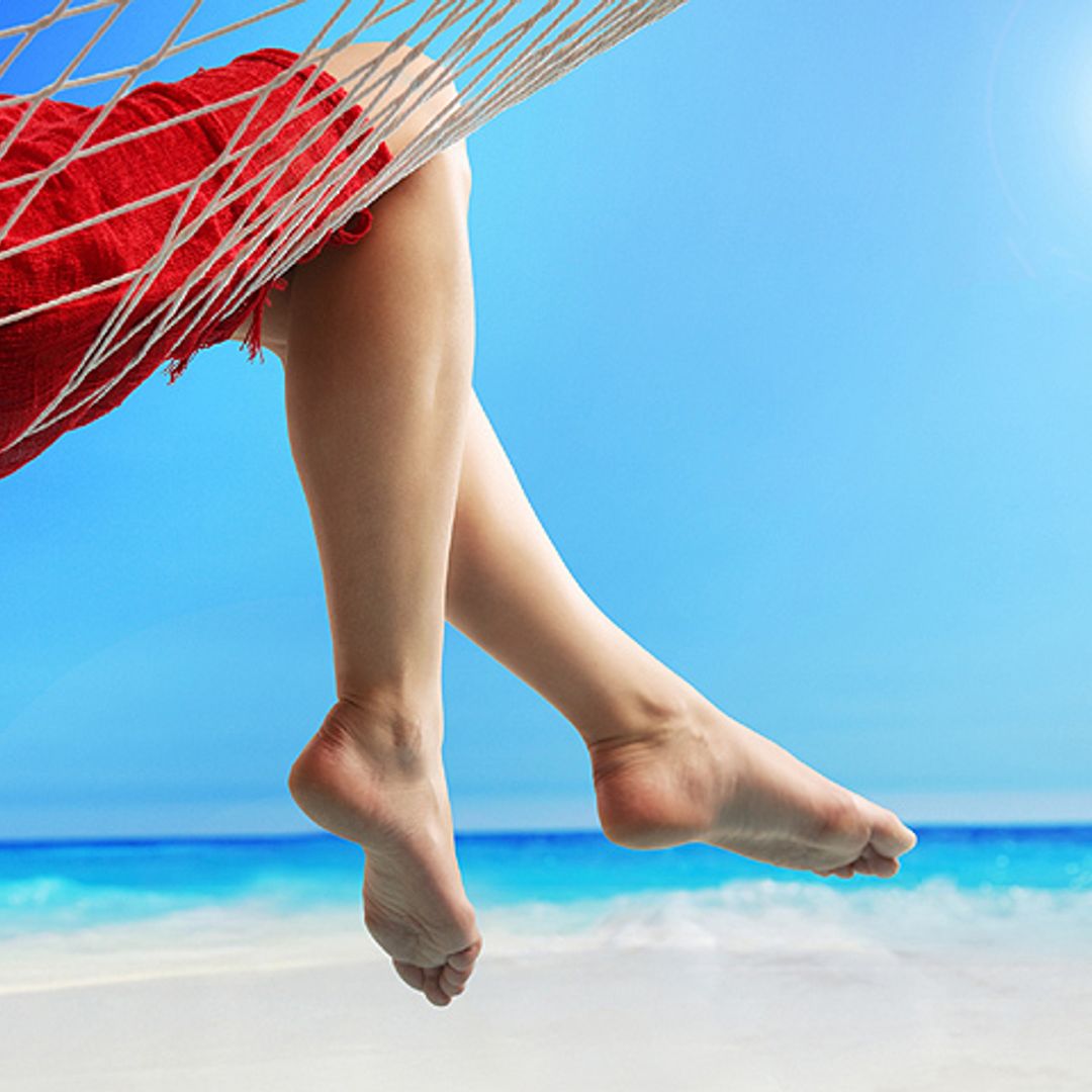 Cuidados en verano, ¿cómo evitar la hinchazón de los pies?