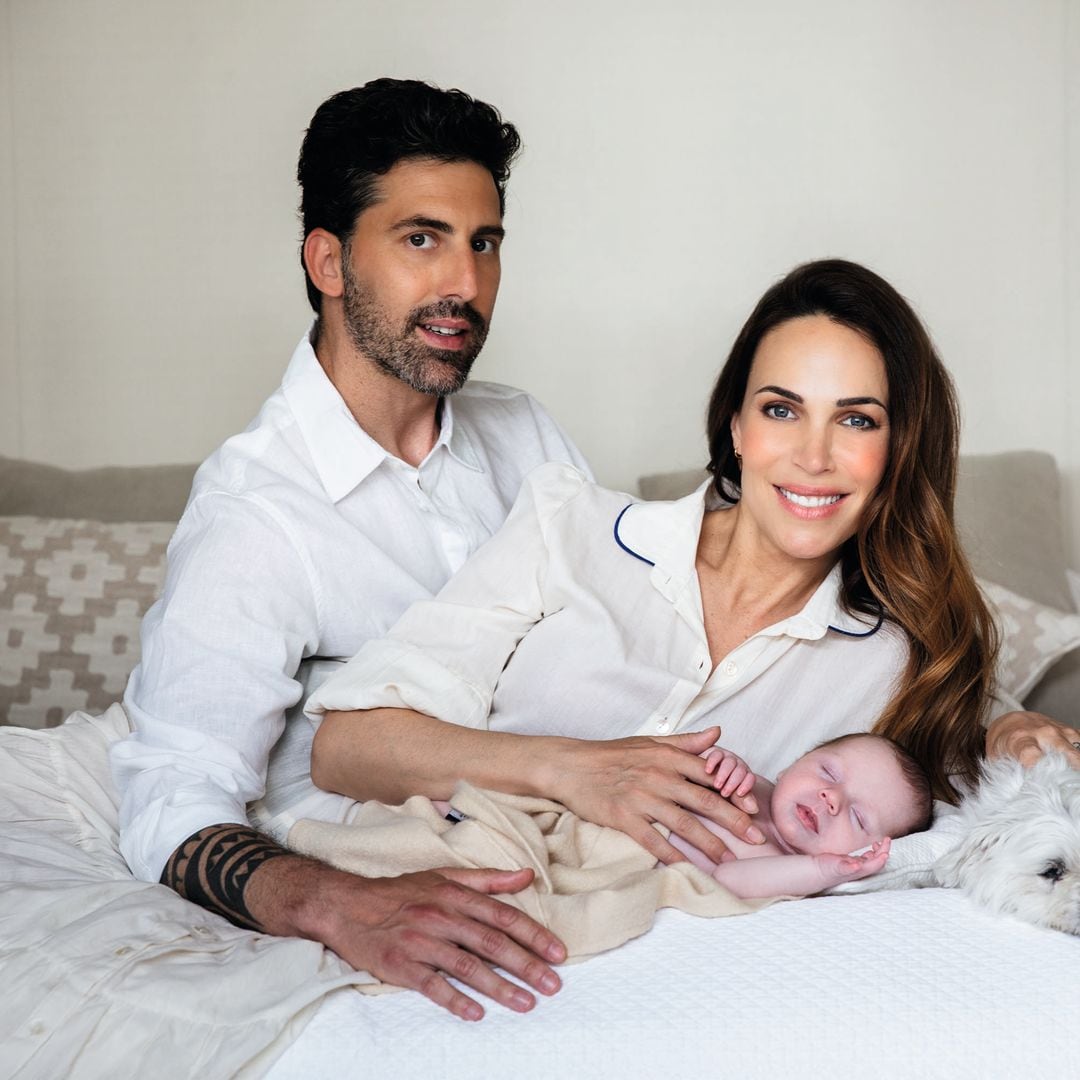 Nerea Garmendia y su pareja, Luis Díaz, con su bebé 