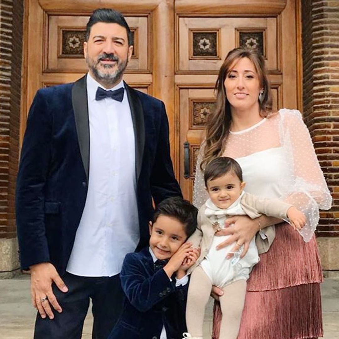 La felicidad de Tony Aguilar en el bautizo de su segundo hijo, Nil