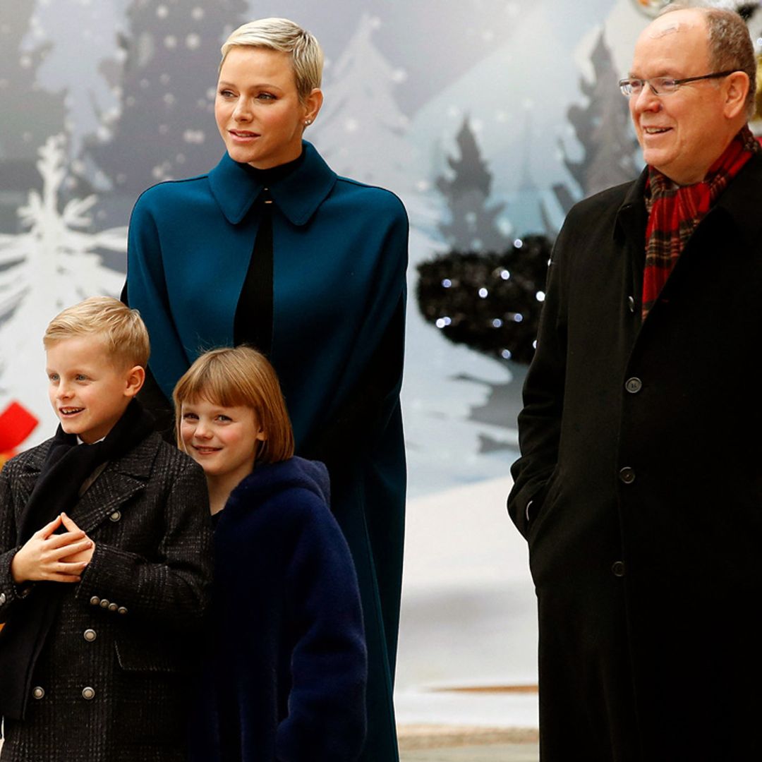 Jacques y Gabriella de Mónaco reciben a Papá Noel en el Palacio Grimaldi, convertido en un rincón del Polo Norte