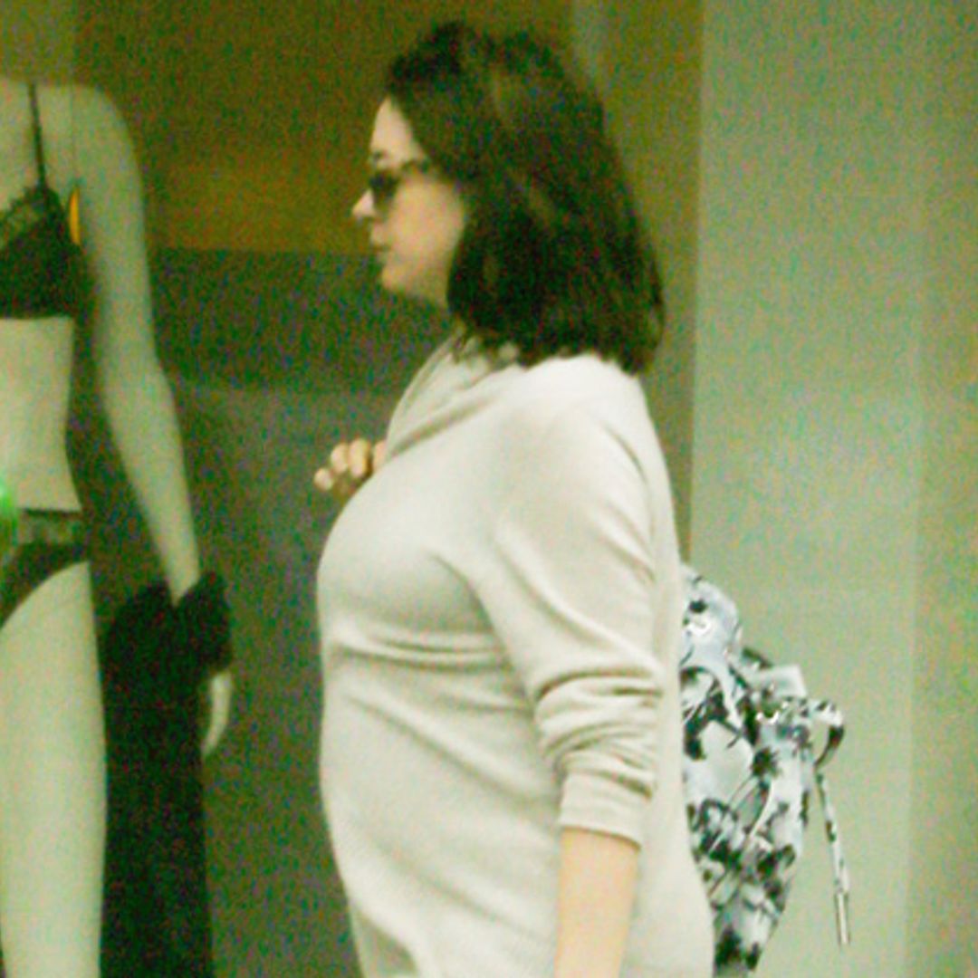 A Anne Hathaway ya se le nota el embarazo